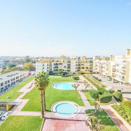 Amazing Private Room In Apartment With Sea Beach View - Pool - Park - Private Condominium - Access To The Beach Oeiras Exterior foto