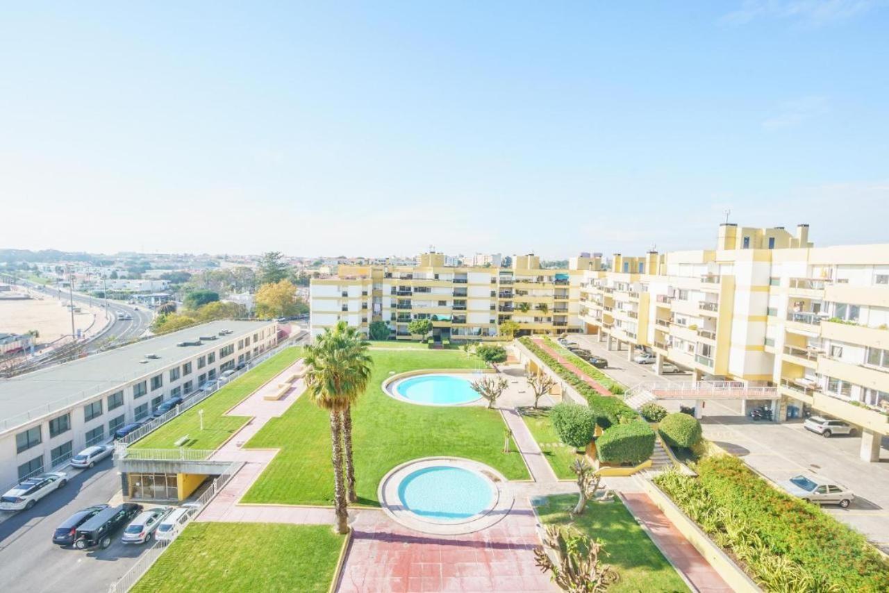 Amazing Private Room In Apartment With Sea Beach View - Pool - Park - Private Condominium - Access To The Beach Oeiras Exterior foto