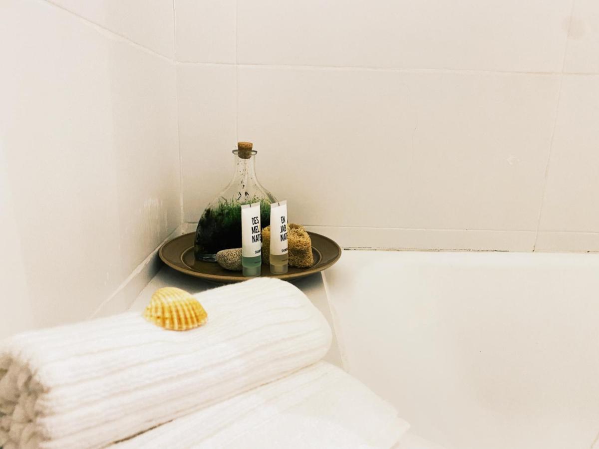 Amazing Private Room In Apartment With Sea Beach View - Pool - Park - Private Condominium - Access To The Beach Oeiras Exterior foto